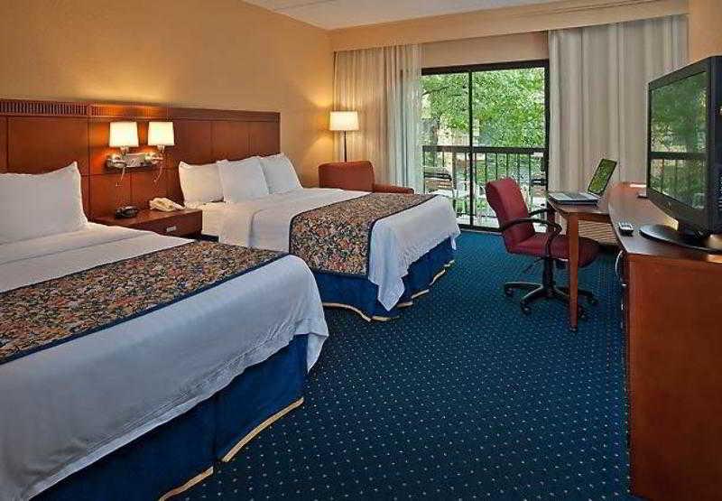 Courtyard Charlotte Arrowood Hotell Rom bilde
