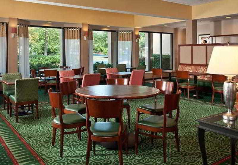 Courtyard Charlotte Arrowood Hotell Eksteriør bilde